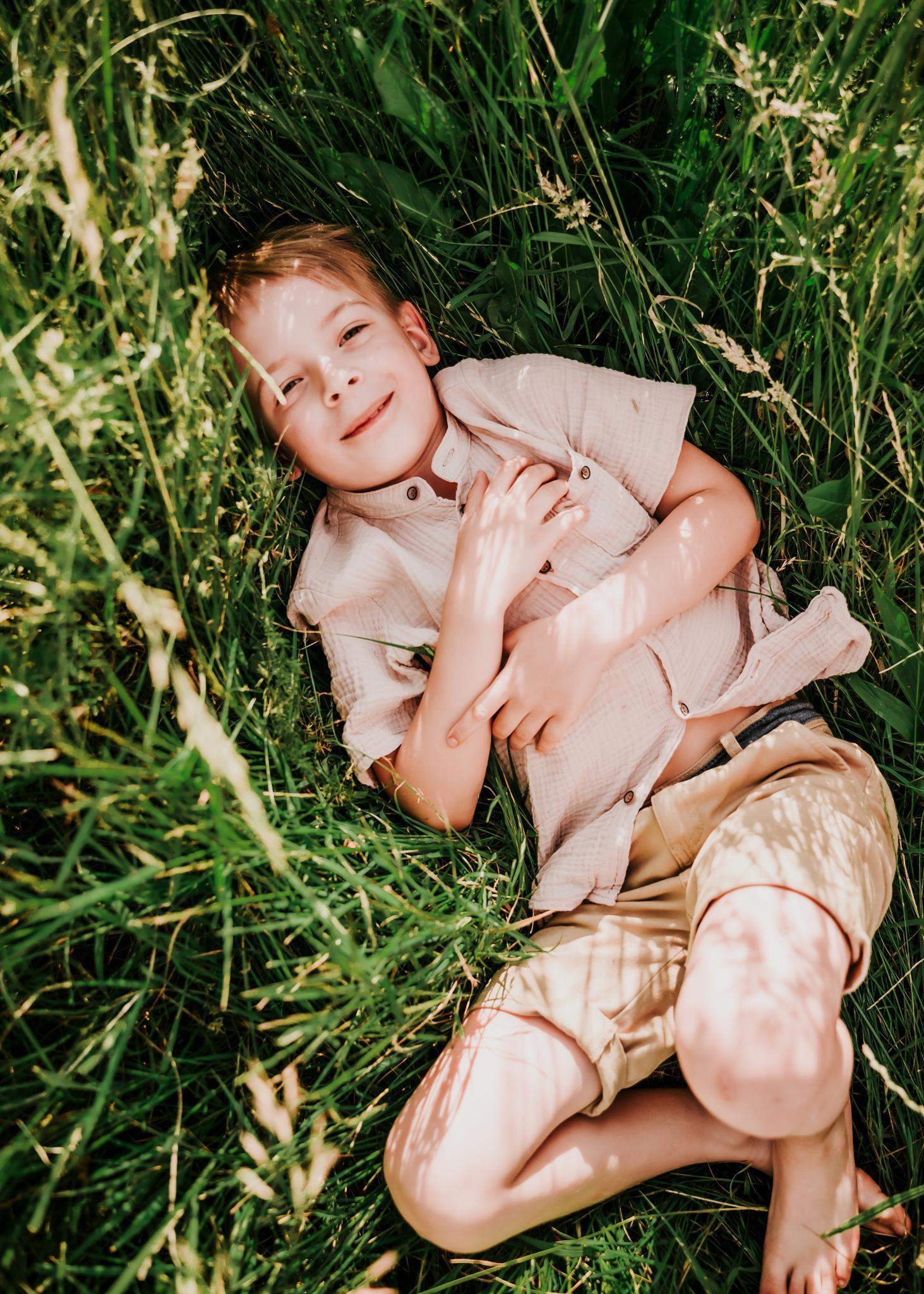 Wysoka, gęsta i mocno zielona trawa